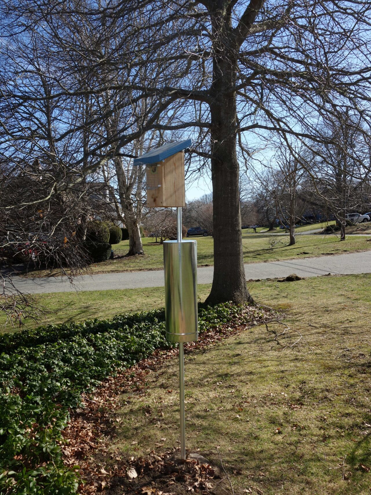 nest box with baffle for predator